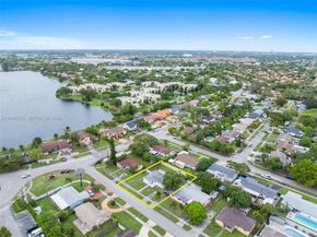 1011 NE 196th St, Miami FL 33179