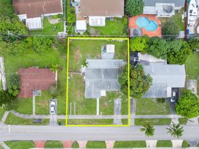 1011 NE 196th St, Miami FL 33179