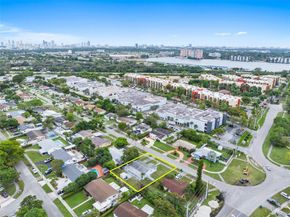 1011 NE 196th St, Miami FL 33179