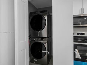 1011 NE 196th St, Miami FL 33179