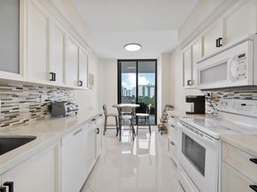 19500 Turnberry Way 5F, Aventura FL 33180
