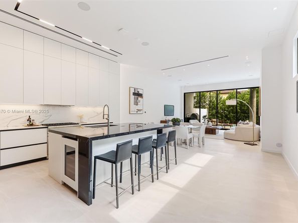 2824 Coconut Ave 2824, Miami FL 33133