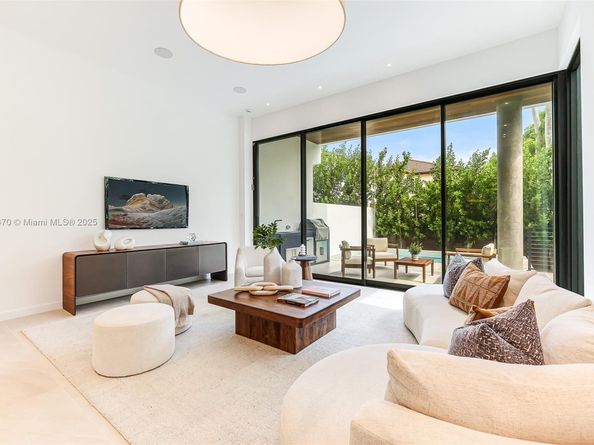 2824 Coconut Ave 2824, Miami FL 33133