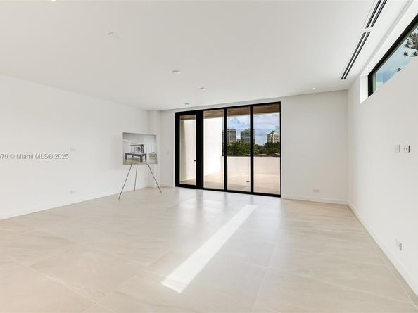2824 Coconut Ave 2824, Miami FL 33133