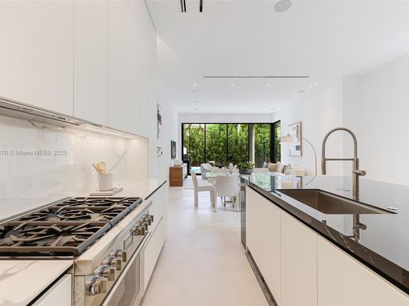 2824 Coconut Ave 2824, Miami FL 33133