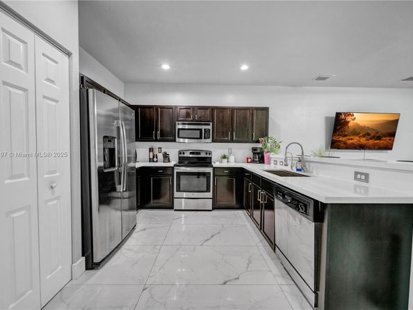 3574 W 88th Ter, Hialeah FL 33018