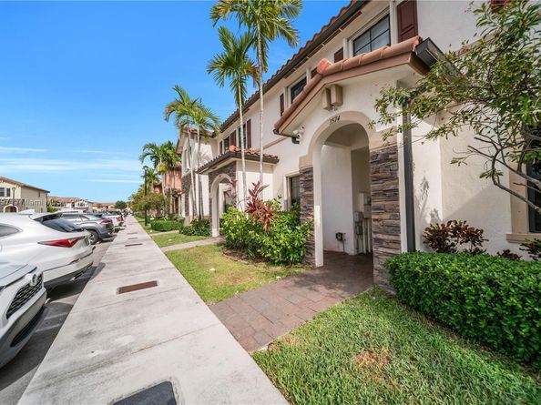 3574 W 88th Ter, Hialeah FL 33018