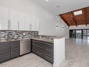 2621 S Parkview Dr, Hallandale Beach FL 33009