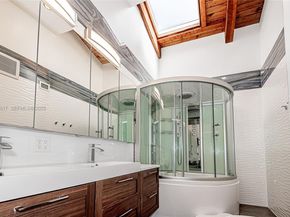 2621 S Parkview Dr, Hallandale Beach FL 33009