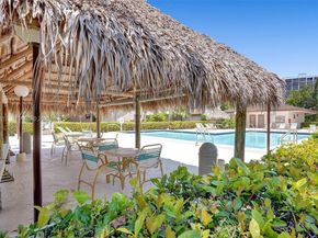 2621 S Parkview Dr, Hallandale Beach FL 33009