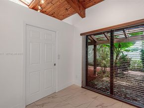 2621 S Parkview Dr, Hallandale Beach FL 33009