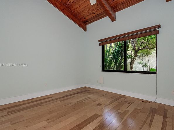 2621 S Parkview Dr, Hallandale Beach FL 33009