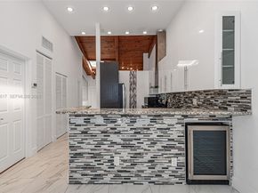 2621 S Parkview Dr, Hallandale Beach FL 33009