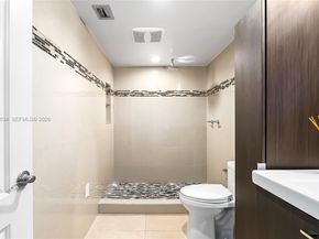 671 NE 195th St 111E, Miami FL 33179