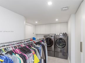 20191 E Country Club Dr TH9, Aventura FL 33180