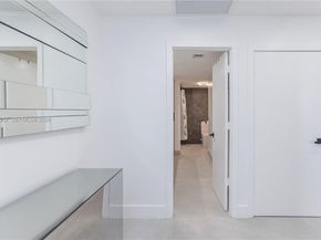 20191 E Country Club Dr TH9, Aventura FL 33180