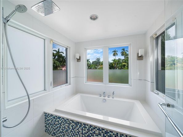 671 NE 57th St, Miami FL 33137