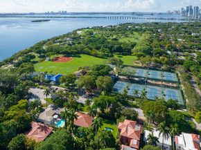 671 NE 57th St, Miami FL 33137