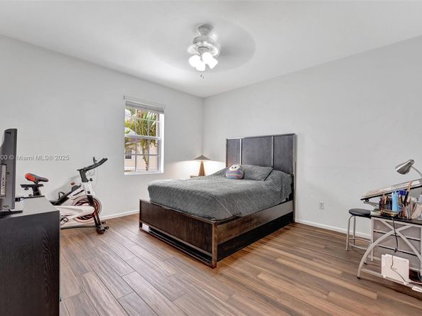 4029 NW 11th St, Lauderhill FL 33313