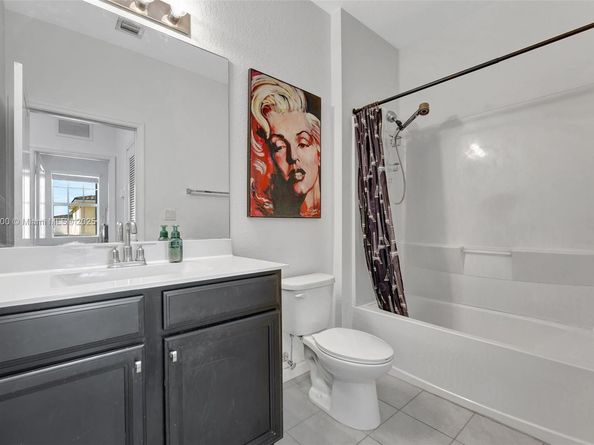 4029 NW 11th St, Lauderhill FL 33313