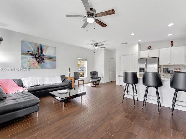 4029 NW 11th St, Lauderhill FL 33313