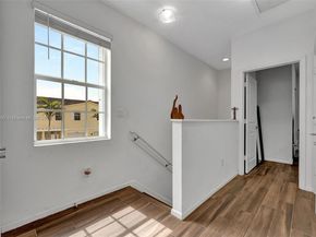 4029 NW 11th St, Lauderhill FL 33313