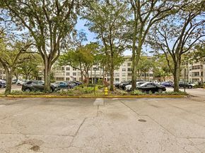 6600 Cypress Rd 105, Plantation FL 33317