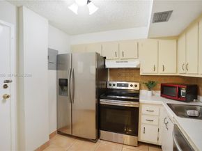 6600 Cypress Rd 105, Plantation FL 33317