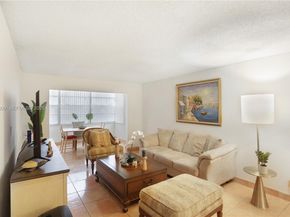 6600 Cypress Rd 105, Plantation FL 33317