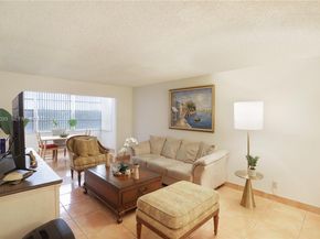 6600 Cypress Rd 105, Plantation FL 33317