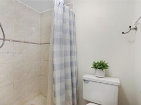 6600 Cypress Rd 105, Plantation FL 33317