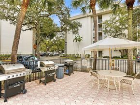 6600 Cypress Rd 105, Plantation FL 33317