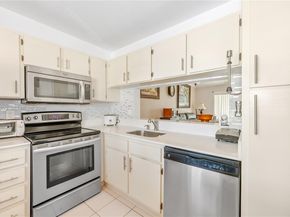 5560 Lakeside Dr 204, Margate FL 33063