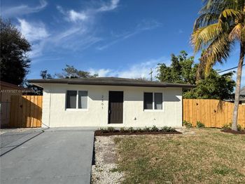 2201 NW 6th Ct