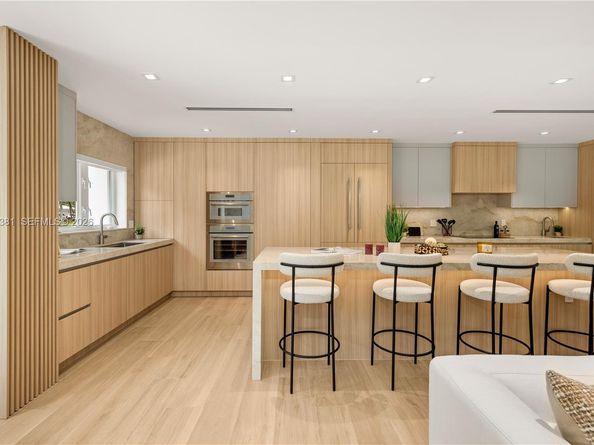 6011 Maynada St, Coral Gables FL 33146