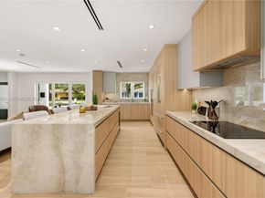 6011 Maynada St, Coral Gables FL 33146