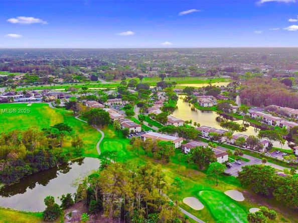 21578 Juego Cir 26H, Boca Raton FL 33433