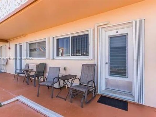 900 SW 10th Ter 8S, Hallandale Beach FL 33009