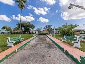 900 SW 10th Ter 8S, Hallandale Beach FL 33009