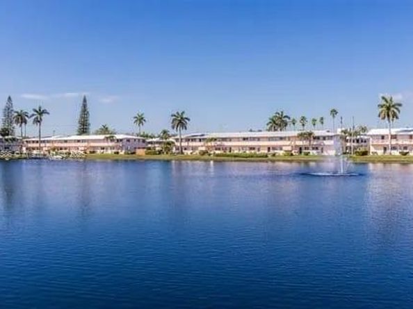 900 SW 10th Ter 8S, Hallandale Beach FL 33009