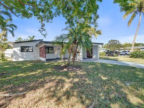 1302 S 22nd Ct, Hollywood FL 33020