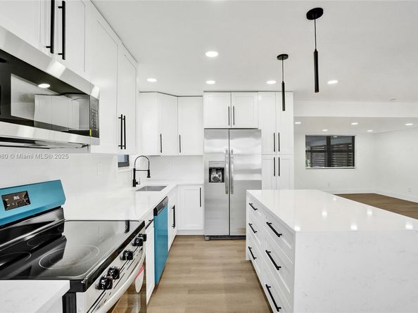 1302 S 22nd Ct, Hollywood FL 33020