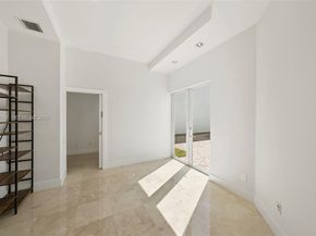 822 Meridian Ln, Hollywood FL 33019