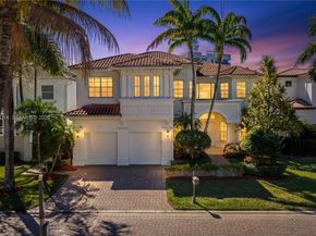 822 Meridian Ln, Hollywood FL 33019