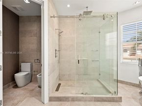 822 Meridian Ln, Hollywood FL 33019