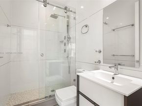 822 Meridian Ln, Hollywood FL 33019