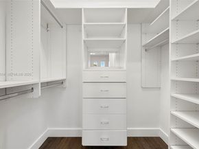 822 Meridian Ln, Hollywood FL 33019