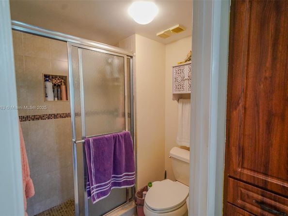3138 Via Poinciana 105, Lake Worth FL 33467