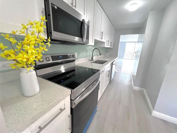 3660 NE 166th St 505, North Miami Beach FL 33160