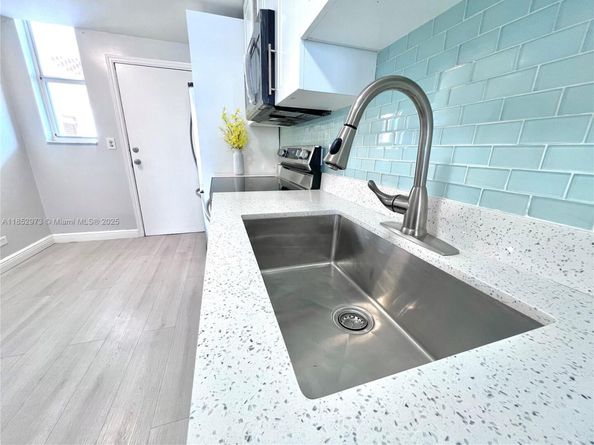 3660 NE 166th St 505, North Miami Beach FL 33160